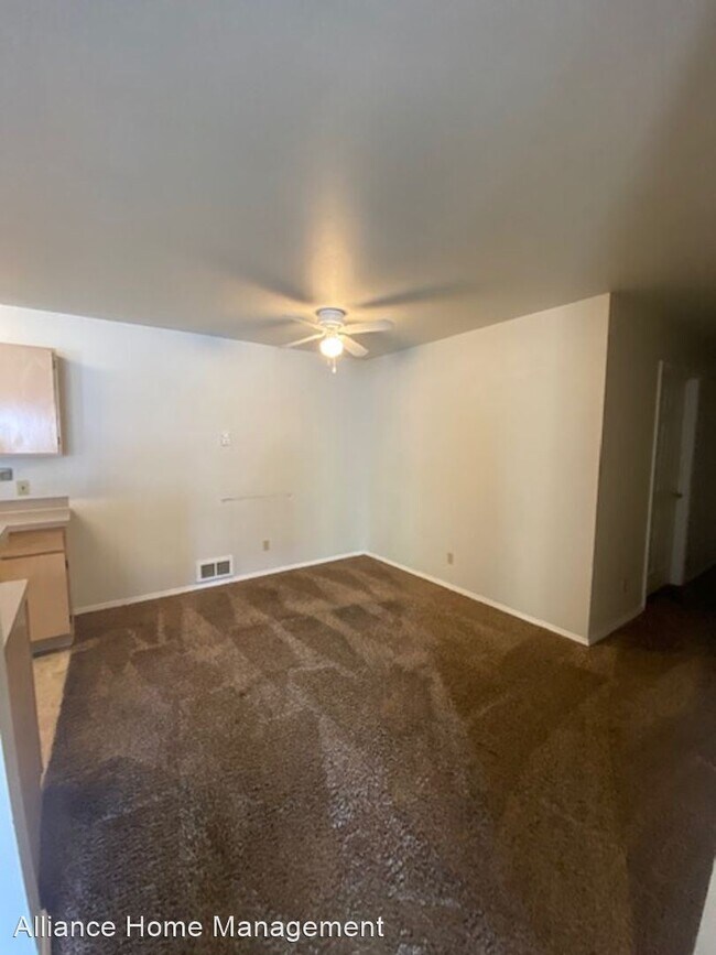 Building Photo - 3 br, 2 bath House - 1310 A St. #102