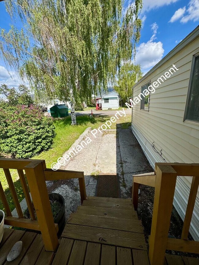 Foto del edificio - 3 bedroom 2 bathroom mobile home off of Co...