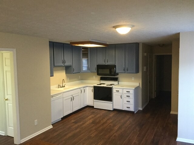 Building Photo - 1701 Tipperary Drive
