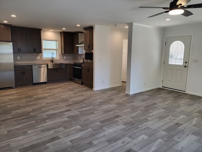 Foto del edificio - 1116 Lake Terrace Rd