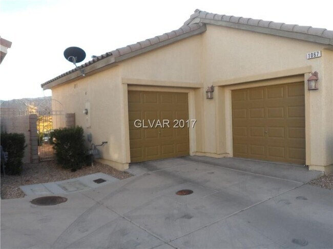 2 Car Garage (Attached) - 1067 Sonora Hill Ct
