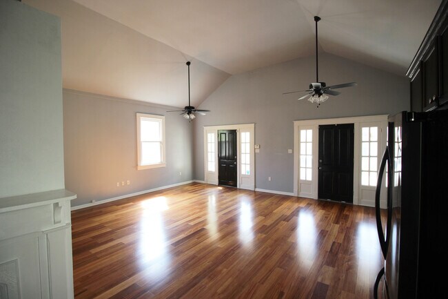 Foto del edificio - 7023 Pritchard Pl