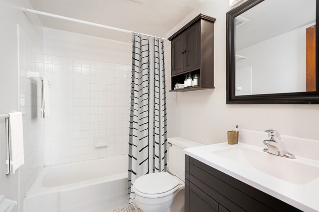 Building Photo - Trentwood Apartments