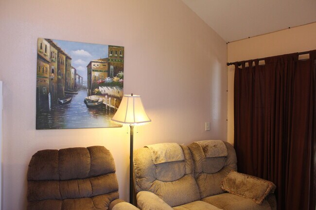 Foto del edificio - 4718 E 14th St