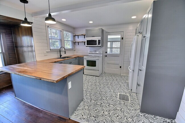 Building Photo - 29 McGrath St