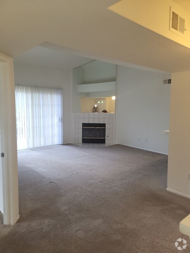 Building Photo - 24143 Del Monte Dr