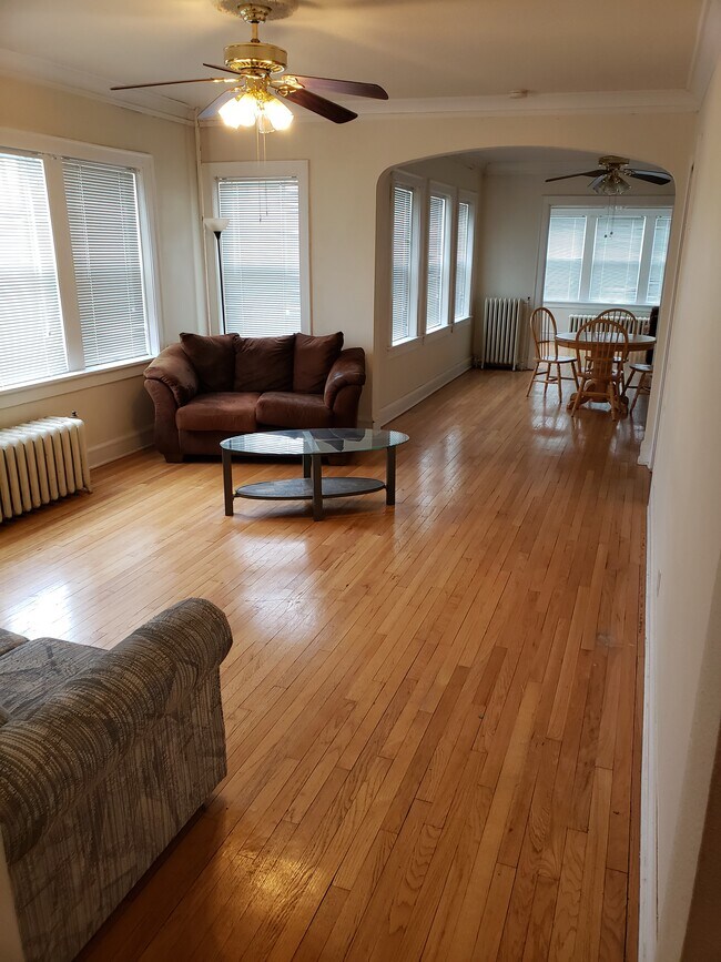 Living room - 400 Wilcox St