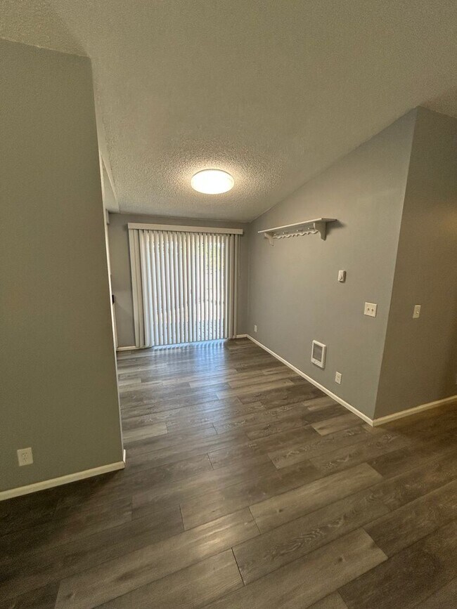 Foto del edificio - 24783 Parkside Dr