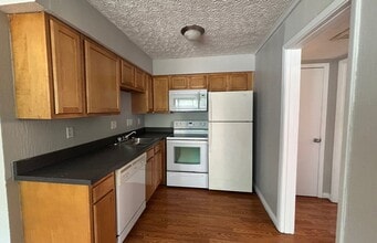 Building Photo - 551 Lowell Ave