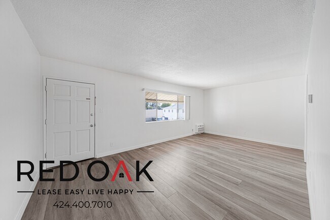 Building Photo - 8720 Owensmouth Ave