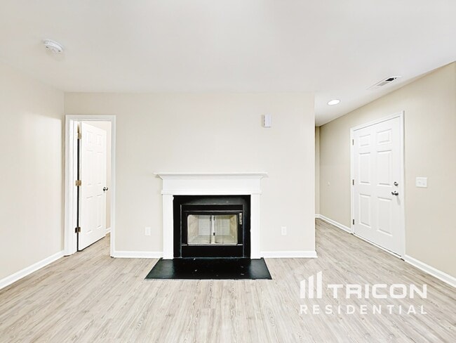 Foto del edificio - 1489 Mitchell Glen St