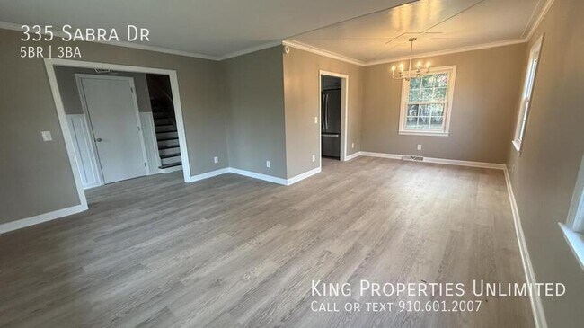 Building Photo - 335 Sabra Dr