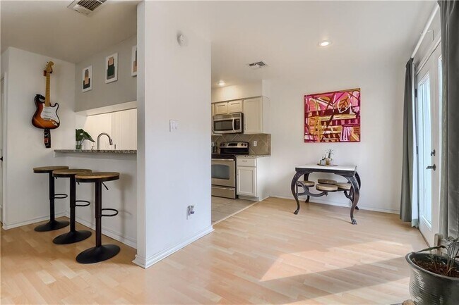 Foto del edificio - 6700 Cooper Ln