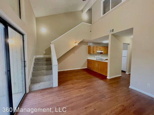 Building Photo - 2 br, 2 bath House - 1015 Stonegate Dr Unit B