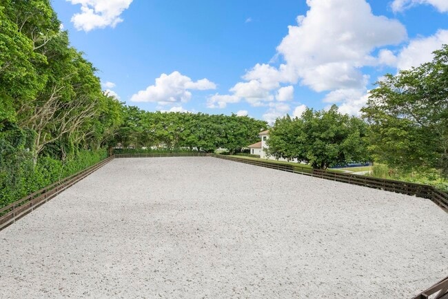 Building Photo - 14492 Equestrian Way