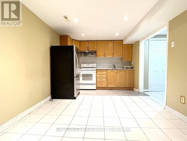 Building Photo - 50 Coppard Ave