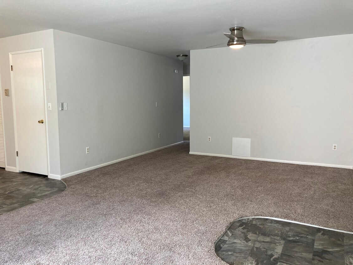 328 E Ivy St Unit 328, Mount Shasta, CA 96067 Condo for Rent in Mount