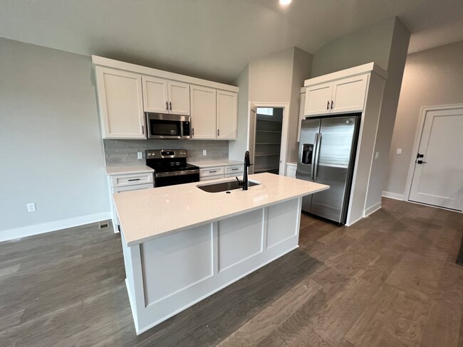 Building Photo - 1401 SW Heartwood Terrace