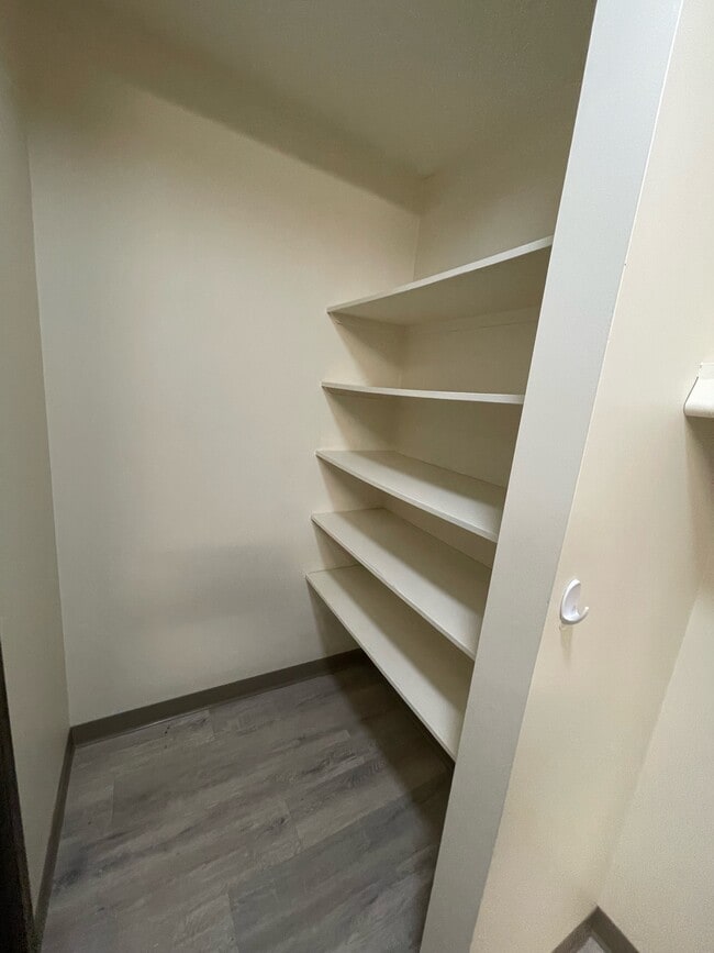 Building Photo - 13516-102 102 St NW