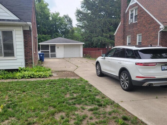 Foto del edificio - 13568 Norborne Ave