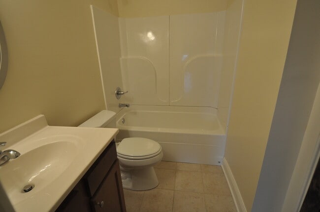 Foto del edificio - Pre-Leasing Now for the Fall Semester 2026