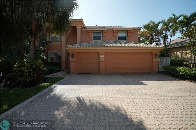 Building Photo - 6370 Stonehurst Cir