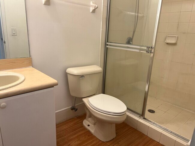 Building Photo - 3804 Shoma Dr