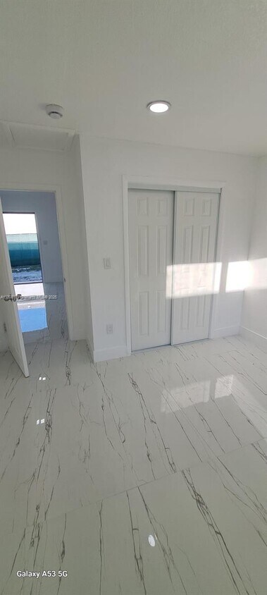 Foto principal - 2938 NW 61st St