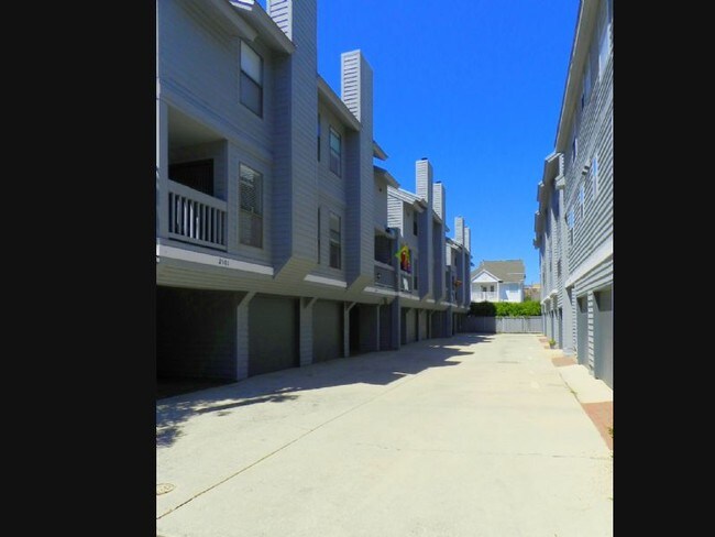 Building Photo - 2315 Ebb Tide Rd