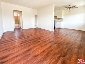 Building Photo - 2540 3rd Ave