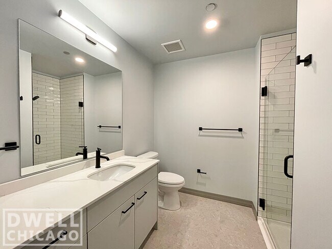 Building Photo - 2131 N Elston Ave