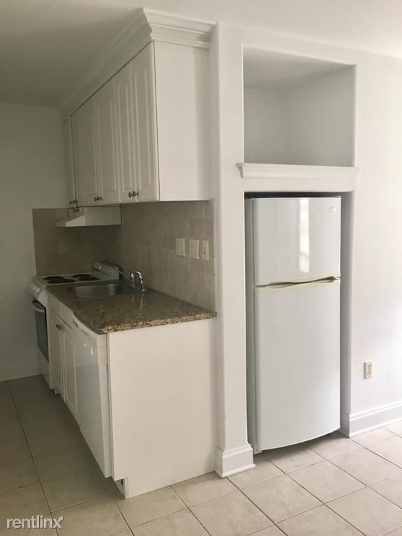 21 Cricket Ave Unit 6, Ardmore, PA 19003 Condo for Rent in Ardmore, PA