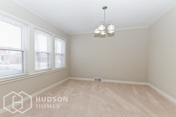 Building Photo - 10034 S Emerald Ave