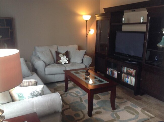 Foto del edificio - 1204 Ashborough Rd SE