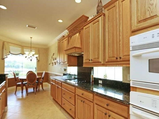 Building Photo - Stunninng 3 Bedroom 2 Bath Willowbend Home