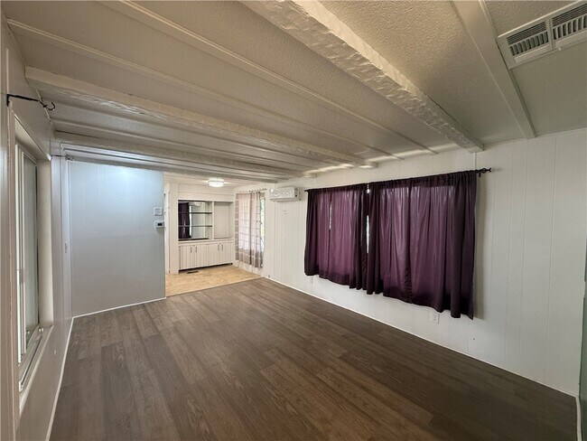 Foto del edificio - 2915 Thompson Ave