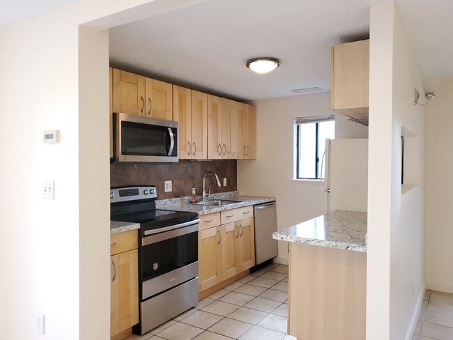 Building Photo - 36 Village Hill Ln