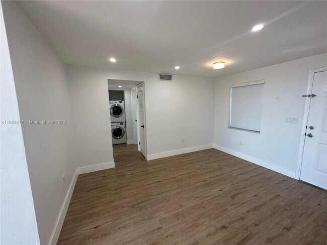 Foto del edificio - 1400 SW 27th Ave