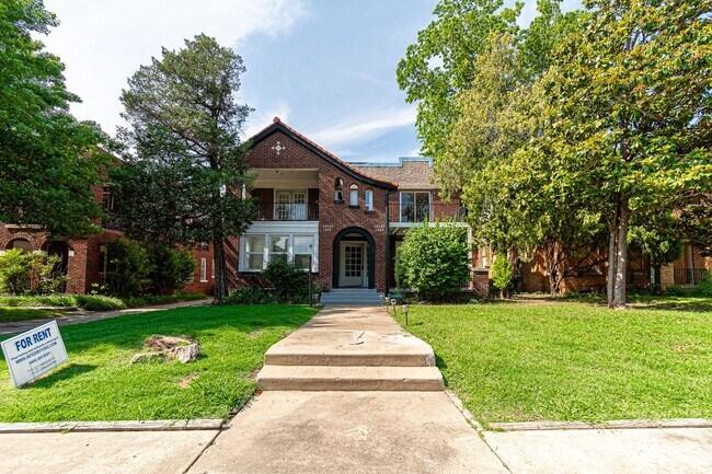 Building Photo - 2 Bed 1 Bath  apartment in Oklahoma city!