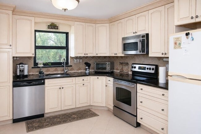 Photo - 277 N Ocean Boulevard 304 House