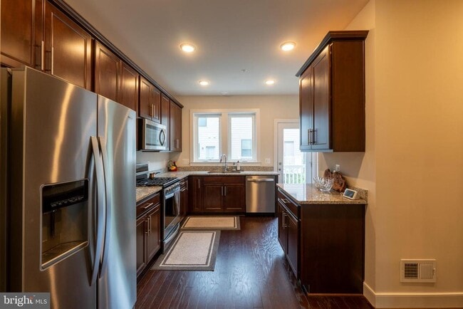 Building Photo - 515 Shorthorn Way