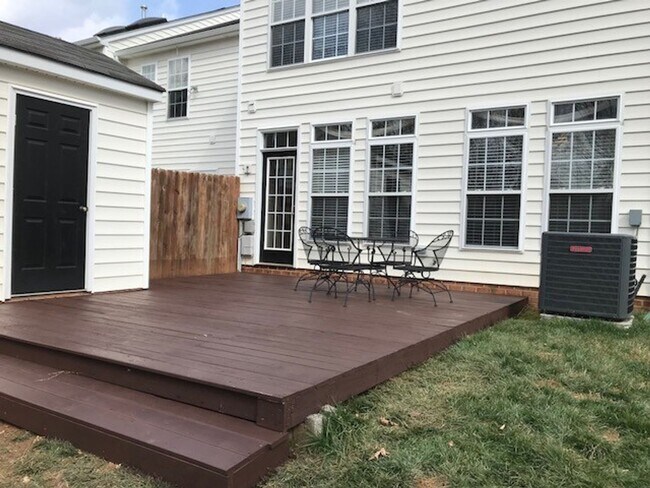 Building Photo - Price Reduced - Beautiful townhome in grea...