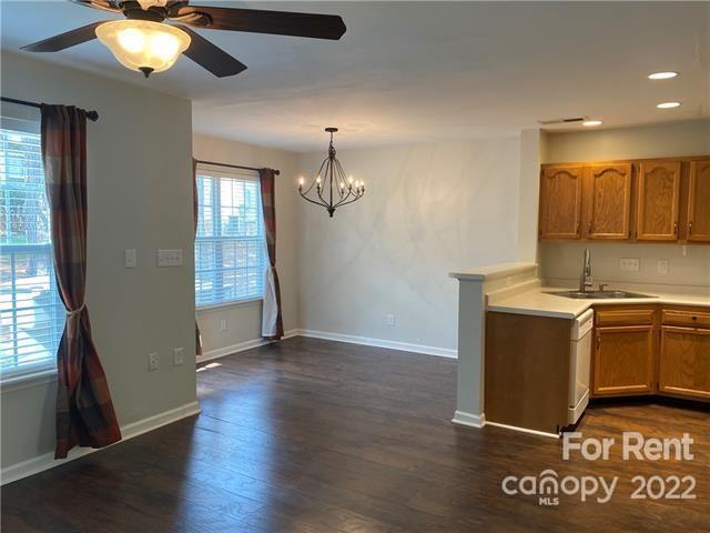 Foto del edificio - 8257 Southgate Commons Dr