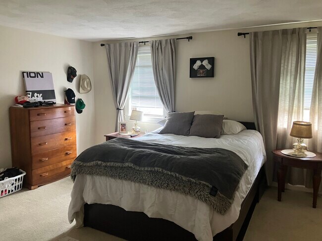 bed room - 360 Neponset St