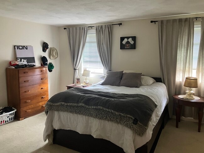 bed room - 360 Neponset St