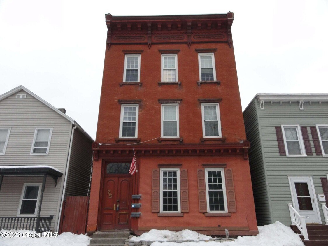 25 Johnston Ave Unit 1A, Cohoes, NY 12047 Room for Rent in Cohoes, NY