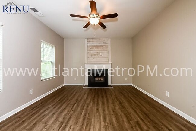 Building Photo - Now Available! 5 bedrooms 2.5 baths