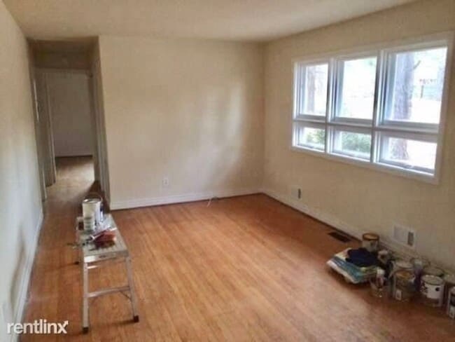 Building Photo - 2805 Rothland Dr