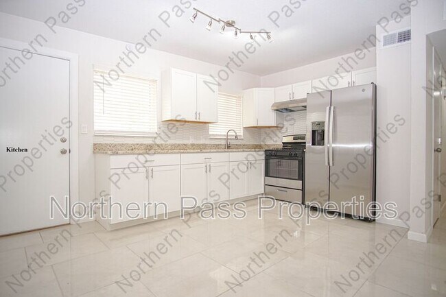 Foto del edificio - 4920 Alps Dr