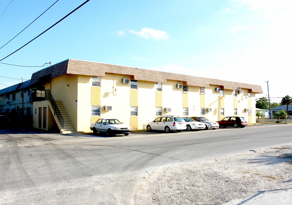 Foto del edificio - 906 NW 1st Ave